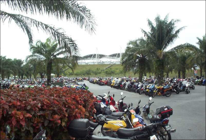 Malaysian GP 2003 Carpark.jpg